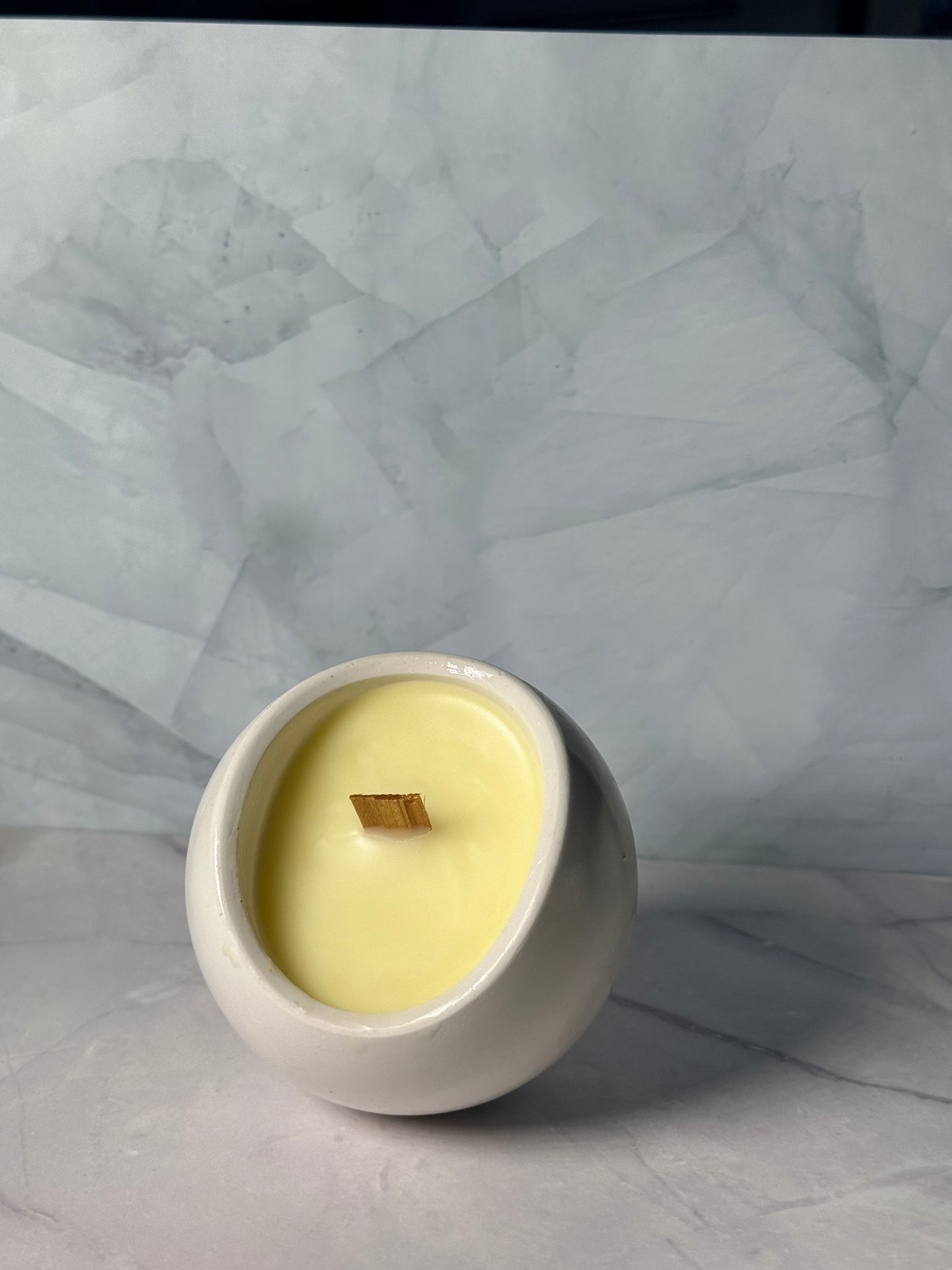 Citrus Splash Candle

Bright citrus. Tropical warmth. Everyday sunshine.