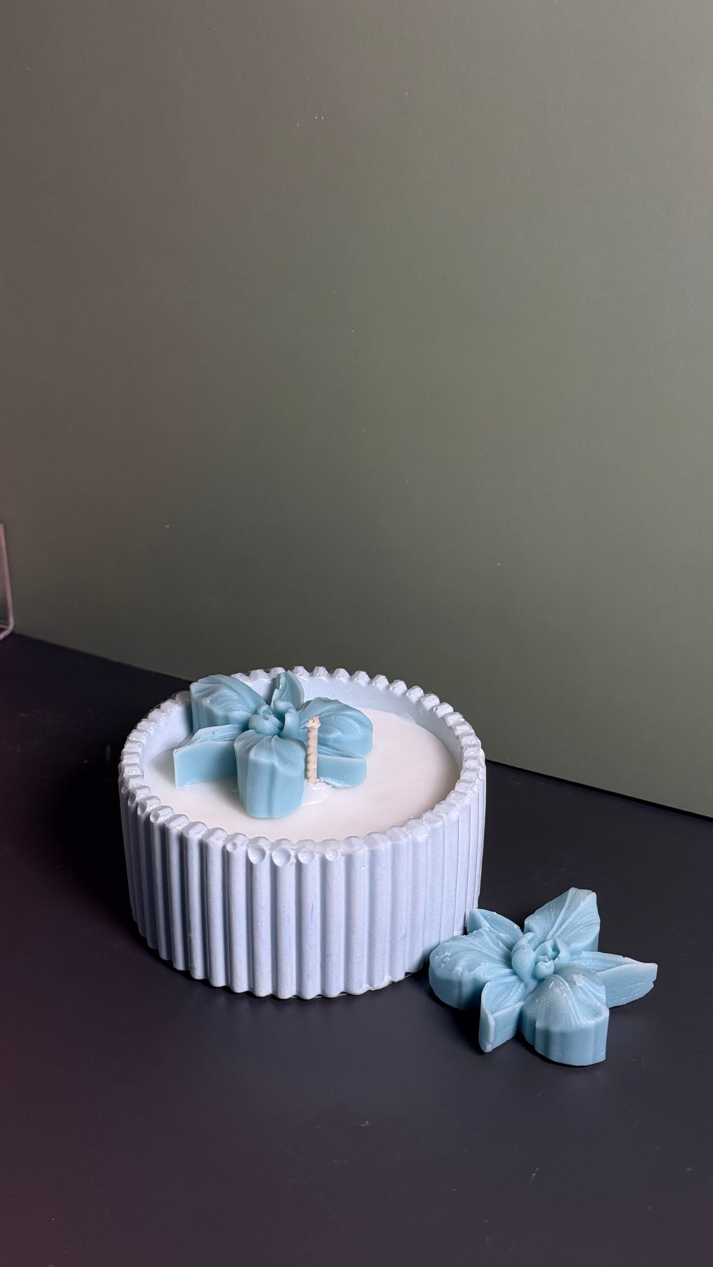 Orchid Mist — Soft Floral Coconut Apricot Candle in Handmade Vessel