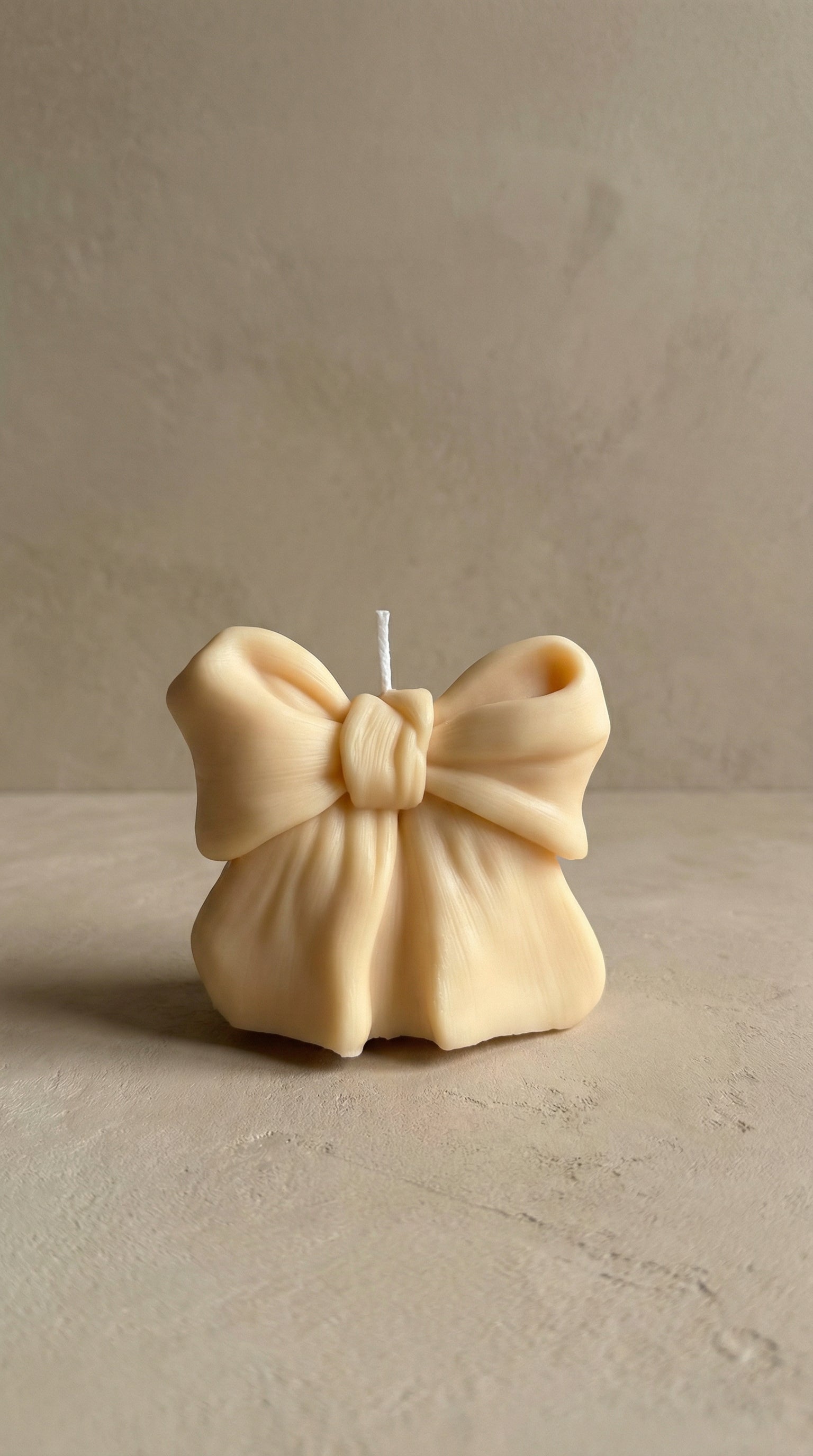 Gifted Bow Candle | Soft Glow Collection | Mo Lumière